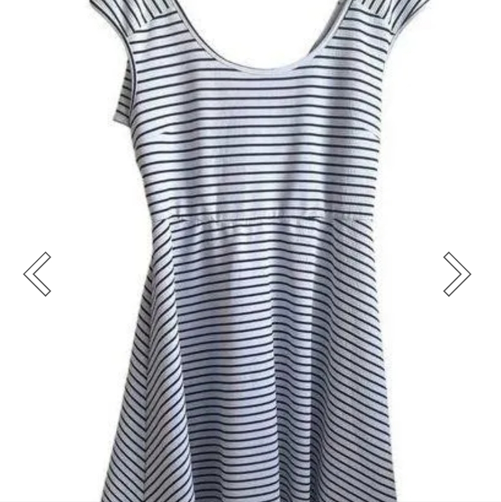 Torrid Women Dress High Waist Criss Cross Back size 3 Black/White Striped 